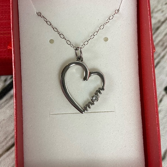 Sterling Silver MOM Heart Necklace .925 Stamped 18” Chain Clear CZ Middle Stone - Picture 2 of 4